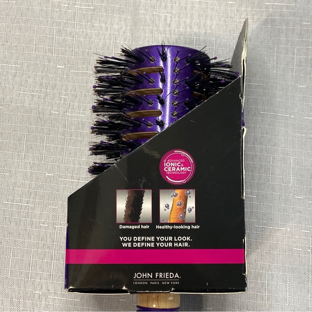 John Frieda Smooth Style Boar Bristle Vented Round Brush ionic and ceramic - Picture 5 of 8